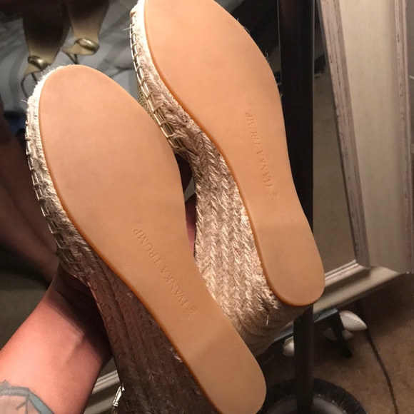 Ivanka Trump wedges 🌟 - Picture 3 of 3